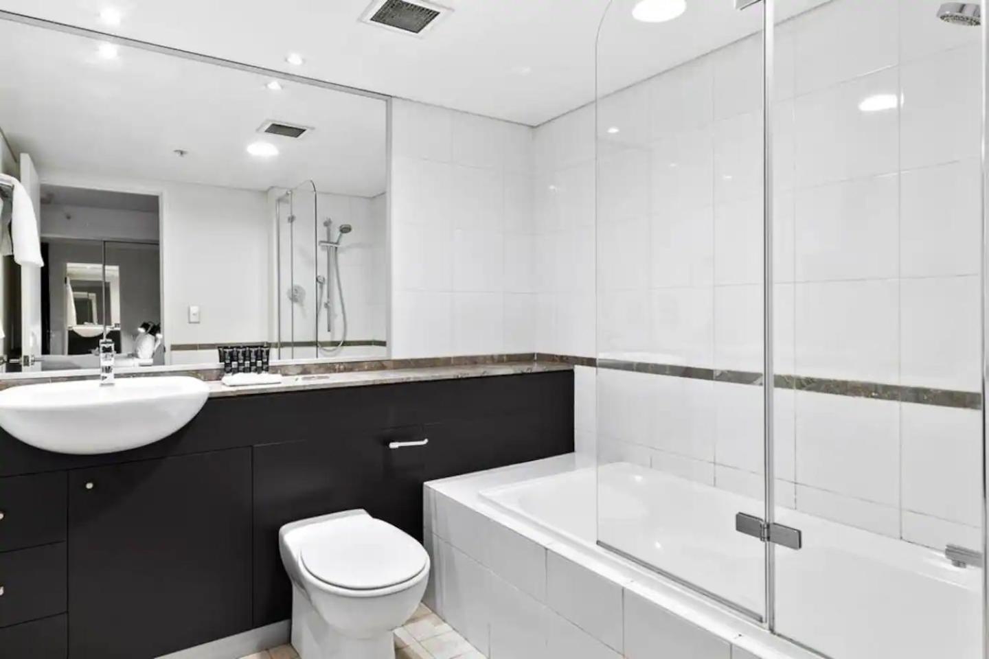 Apartment Kozyguru Haymarket High Level 2b Nha653-1701 Sydney
